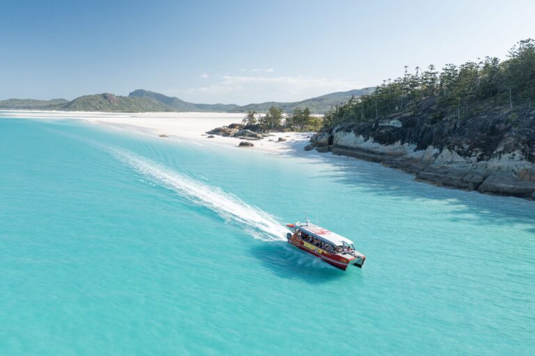 Whitehaven Beach - Swirling white sands meet turquoise waters in the Whitsundays