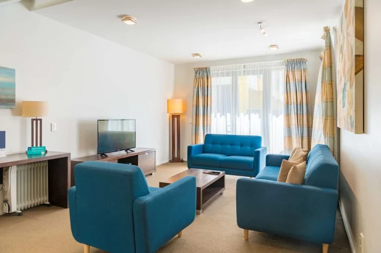 Lounge Boulcott Suites Bedroom Townhouse