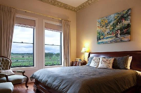 Vines bedroom