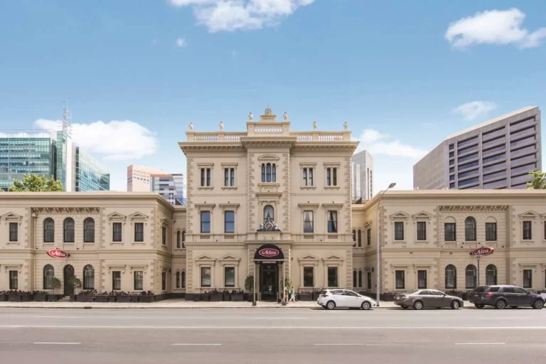 adina apartment hotel adelaide exterior